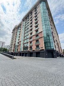 Простора 1к квартира з кухнею вітальнею та виходом на балкон ЖК HydroPark Delux
