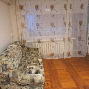 Сдам однокомнатную в центре