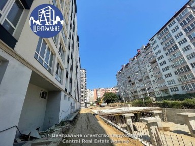 Продається 1 км новобудова на 1-му поверсі, забудовник Мороз