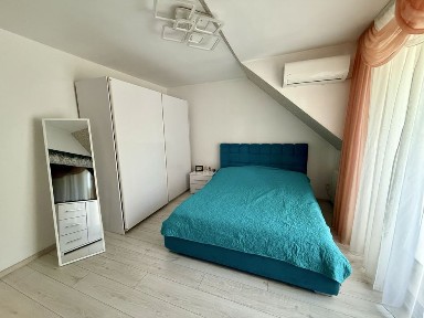 Продам уникальную 3х этажную квартиру, газ автономка, 105.8 кв. м. А