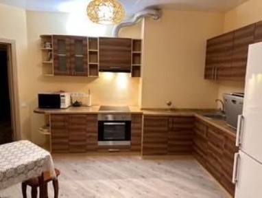 Оренда 2к квартири по вул. Ревуцького 9