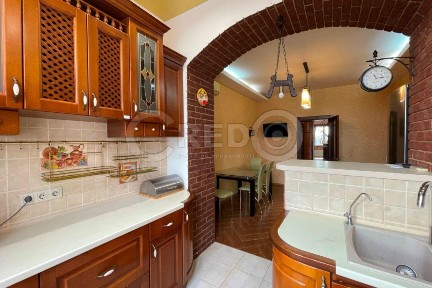 Оренда 3-кімнатної квартири 110 м², Пришвіна вул.