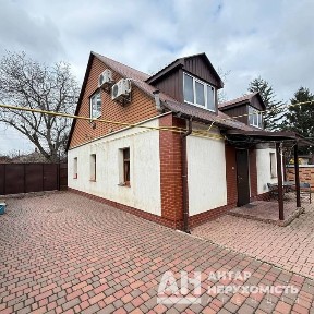 Продається двоповерховий будинок, р-н Олексіївка (Критий Ринок)