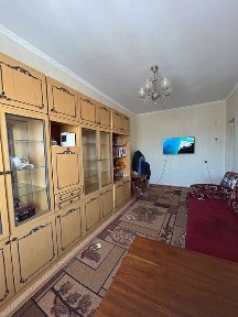 Продається 2-кімнатна квартира з видом на сквер Юність!