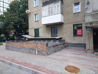 Продаж приміщення в Луцьку (вул. Грушевського, 33)