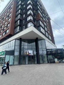 Продам комерційне приміщення під торгову точку