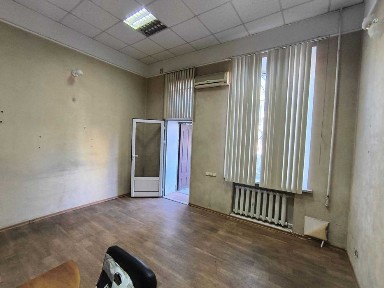 Продам фасадный офис на Мечникова. Свой подвал.