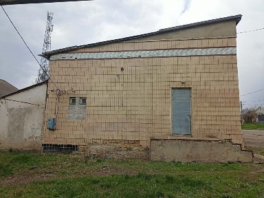 Здається в довгострокову оренду комерційне приміщення, готове під торгівлю або іншу діяльність.