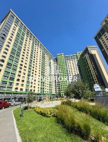 Продам квартиру на 5 поверсі 48м2 Perfect town Максимовича 32В Метро Васильківська 10 хвилин пішки