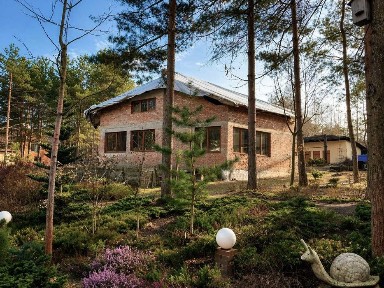 Будинок з власним виходом до лісу у мальовничому місці