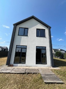 Продаж будинку в коттеджному містечку