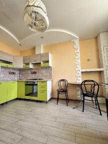 Продам 1-но комнатную с видом на море ул. Горбатко 8