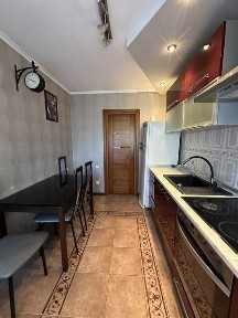3к квартира біля Київського ринку / Таїрова. Цегляний будинок! Гарне планування, середній поверх!