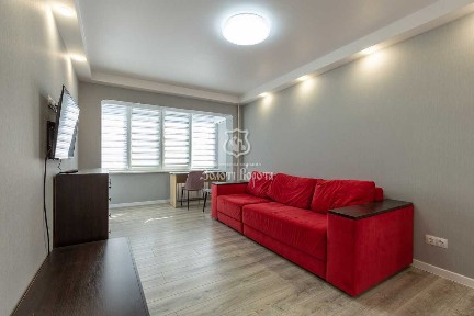 Продаж 2-кімнатної квартири 45 м², Героїв Сталінграда просп., 15Б