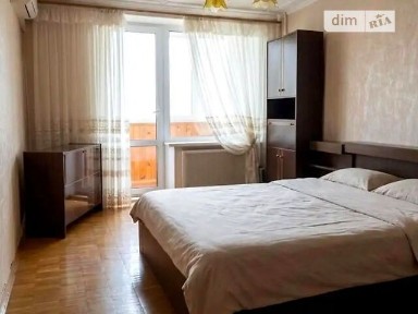 Продаж 3к квартири 76 кв. м на просп. Володимира Івасюка 9А • ID 34737174