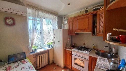 Продаж 2 кімн квартири в тихому центрі