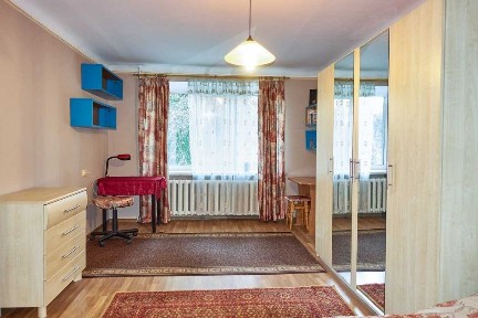 1кім. квартира м. Либідська, Звіринецька, вул. М. Міхновського 10а.