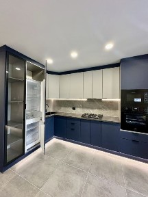 Продається 3км квартира, вул. Яреми, цегляний будинок