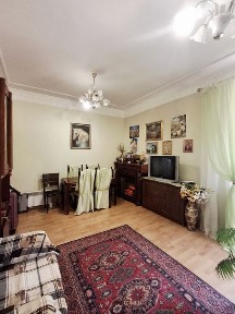 Продається 3-кімнатна на Олександрівській слобідці!