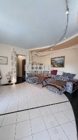 Продаж 4-кімнатної квартири в центрі Києва бул. Лесі Українки, 8