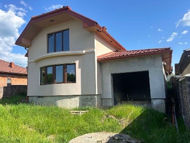 Двоповерховий будинок с. Верхній Коропець, новий район