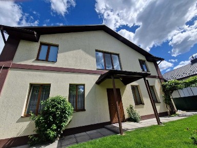 Продаж просторого 2-поверхового будинку на Старому місті