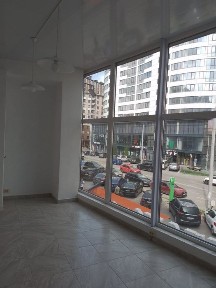 Продаж комерційного приміщення в центрі міста по вул Південний Бульвар