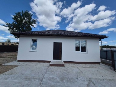 Продам одноповерховий будинок 70м2 на ділянці 4 соток. Тарасівка