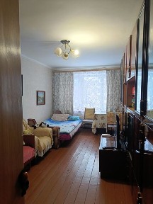 Продам двухкомнатную квартиру ( часть от недвижимости) проспект Свободы