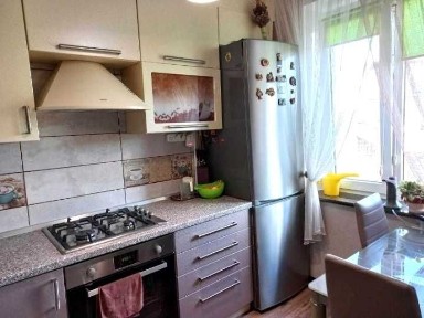 Продам 2 комн квартиру р-н м Левада (Гагарина), Holiday, 4/9 с капит ремонтом, меб, техн.