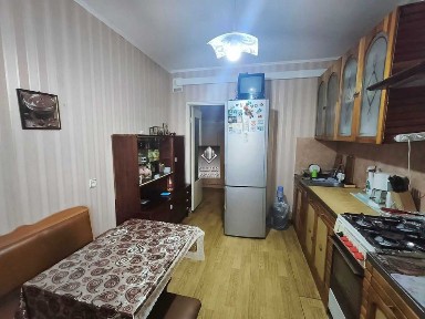 Продаж просторої 4-кімнатної квартири, Хортицький р-н, вул. Калнишевського