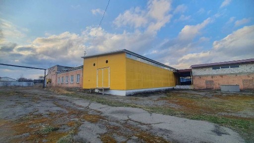 Оренда складу площею 1347кв. м. (виробничі приміщення) в м. Рожище біля м. Луцьк (діл. 0,46га)