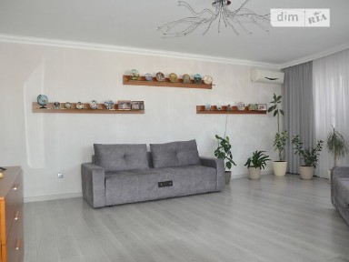 Продаж 3к квартири 121.8 кв. м на вул. Ахматової Анни 13Г • ID 34738451