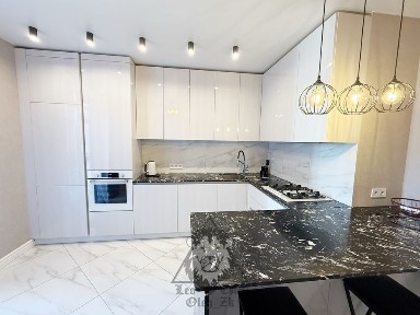 Оренда СУЧАСНОЇ 2-кім кв 70 m² ЖК 