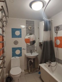 сдам 3 х к. кв. на Пісках для семьи
