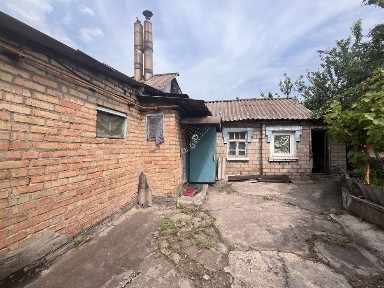 Продаж будинку з ділянкою в центрі Кічкасу