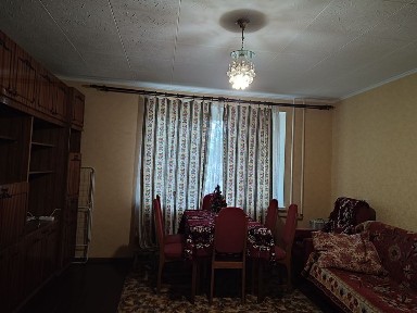продам велику 2х кв-ру на Червоному Камені пре