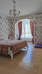 ЖК Пори року 2-кімнатна простора в сучасному будинку навпроти парку