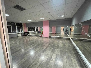 Простора зала для занять та заходів