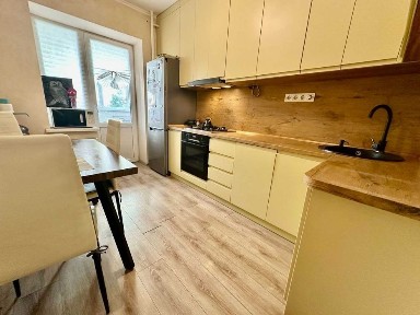 Продам 2 к з ремонтом. 2- й поверх ЖК Піонерський. ЄОселя