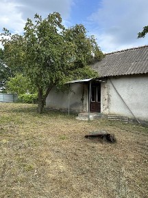 Продається будинок і земельна ділянка