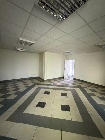 Здається в оренду комерційне приміщення - 180 м²