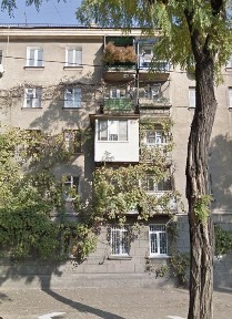 Продам 3 х к Центр Новосельского возле Кирхи с местом дл авто под ремонт очень простое жилое состояние