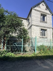 Терміновий продаж! Якісний цегляний будинок з гаражем та закритою територією 6 соток вул. Малинова