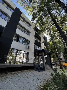 Продаж комерційних приміщень у центрі міста