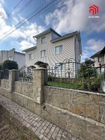 Продам просторий будинок у місті