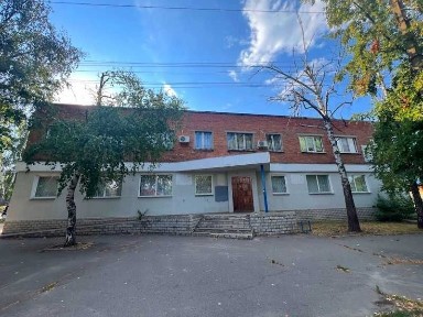 Продаж нежитлового приміщення в центрі Зміїва від власника