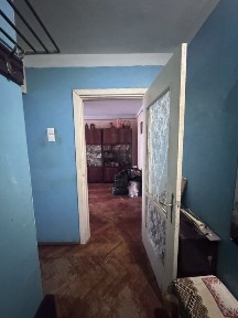 продам 2 кім в центрі