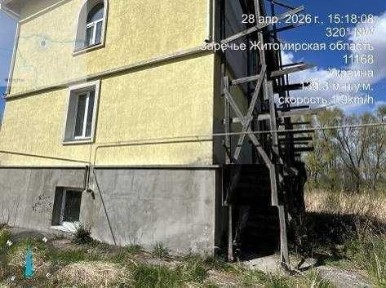 Нежитлова будівля фізкультурно-оздоровчого комплексу та споруди, площею 303,0 кв. м