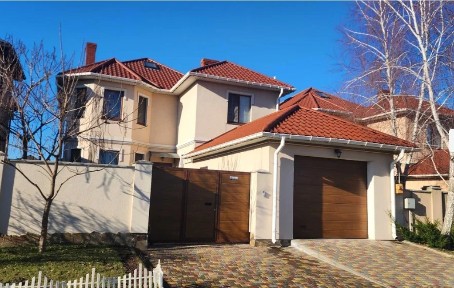 Оренда будинку 150 м², Ясна вул.